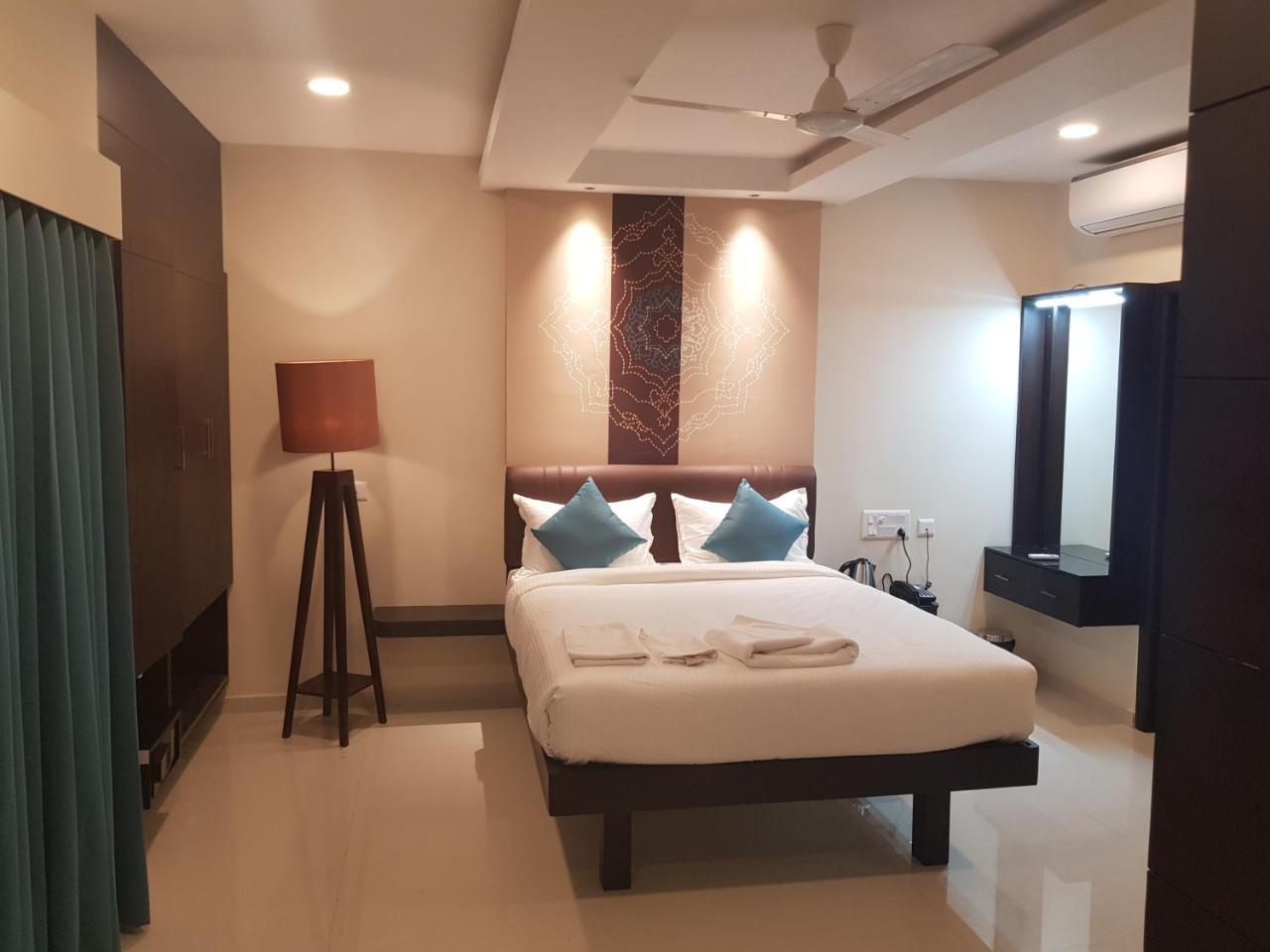 The Bull Boutique Hotel Pondicherry Exterior photo